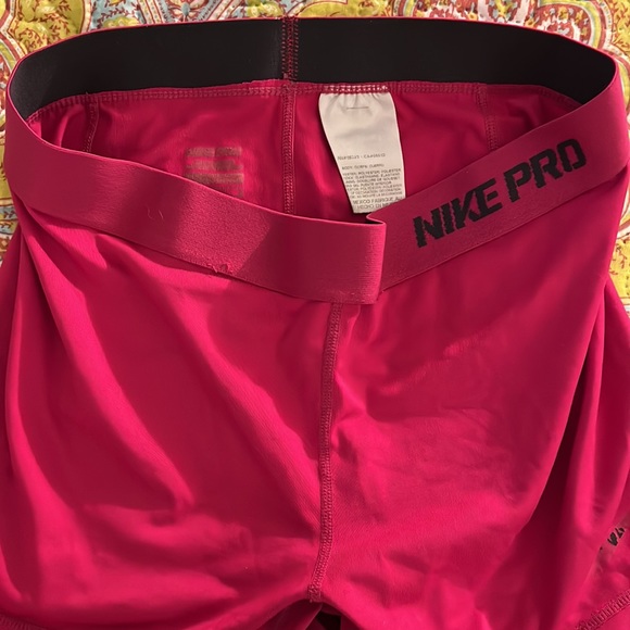Nike Pro pink sliders - Picture 4 of 6
